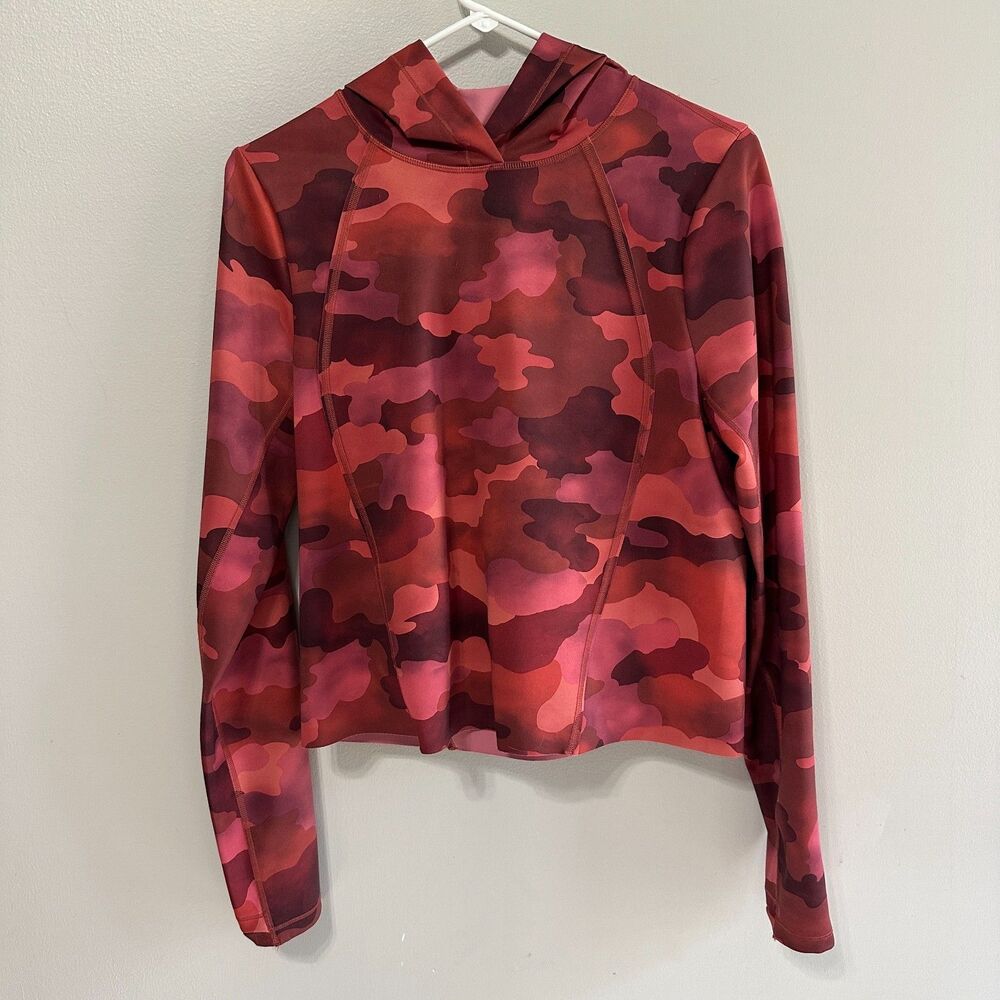 Athleta Womens Pinnacle Cropped Hoodie Red Mantra Camo Small Sweatshirt Pullover